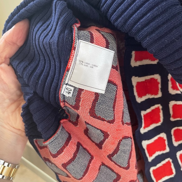 CHANEL RARE TOP - Picture 8 of 12